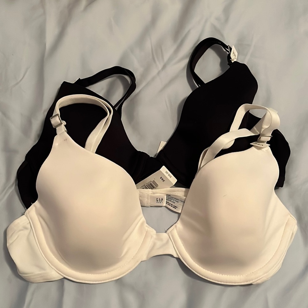 GAP Lightly Lined T-shirt Bras 34A (2 bras)
